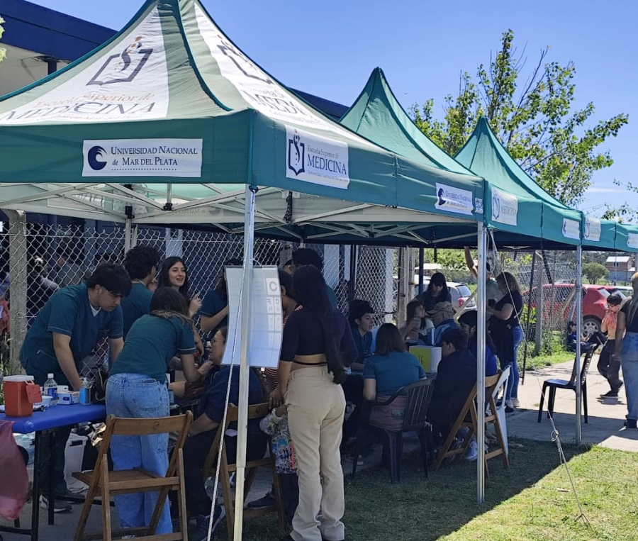 La Carpa Promover Salud desarrolló una jornada en el merendero La Cocina de Cua Cua, en el barrio Santa Rosa del Mar.
